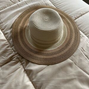 Elegant Two-Tone Straw Hat